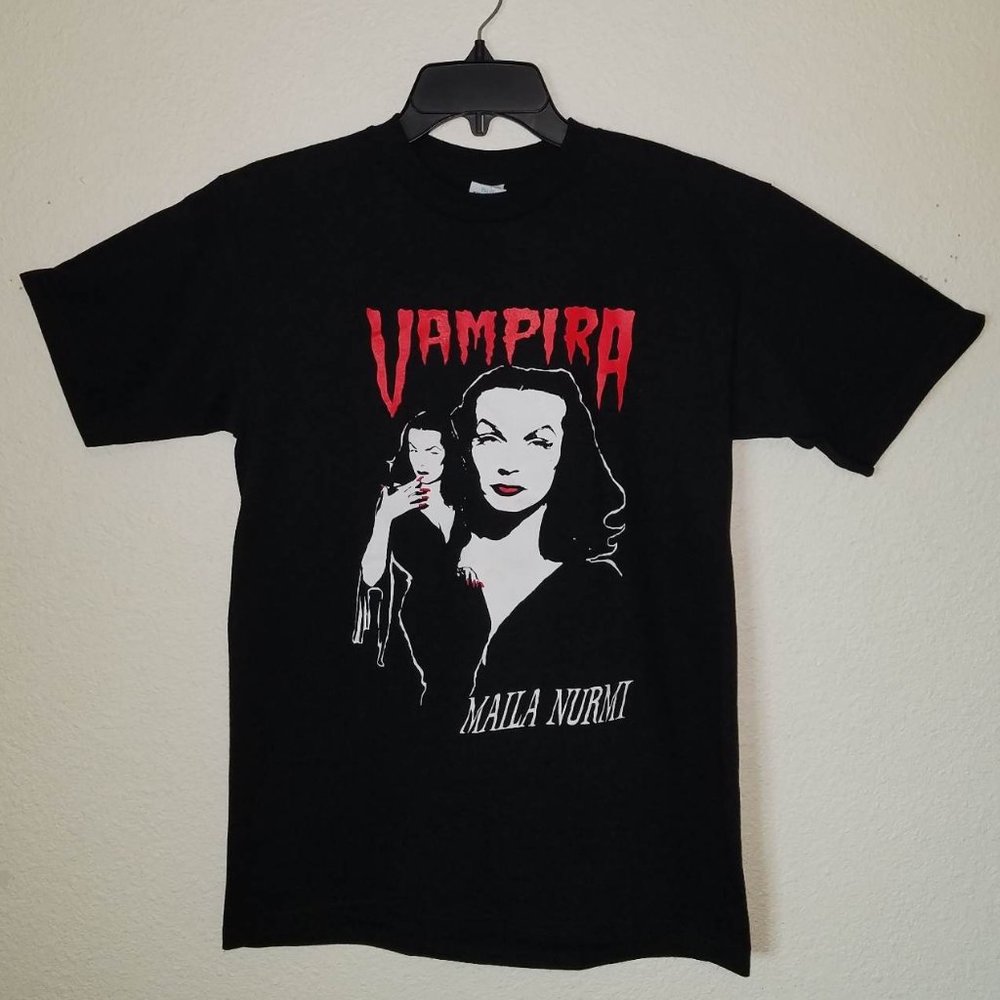 New "Vampira Manila Nurmi" Unisex Silkscreen T-Shirt. Available From Small–3XL